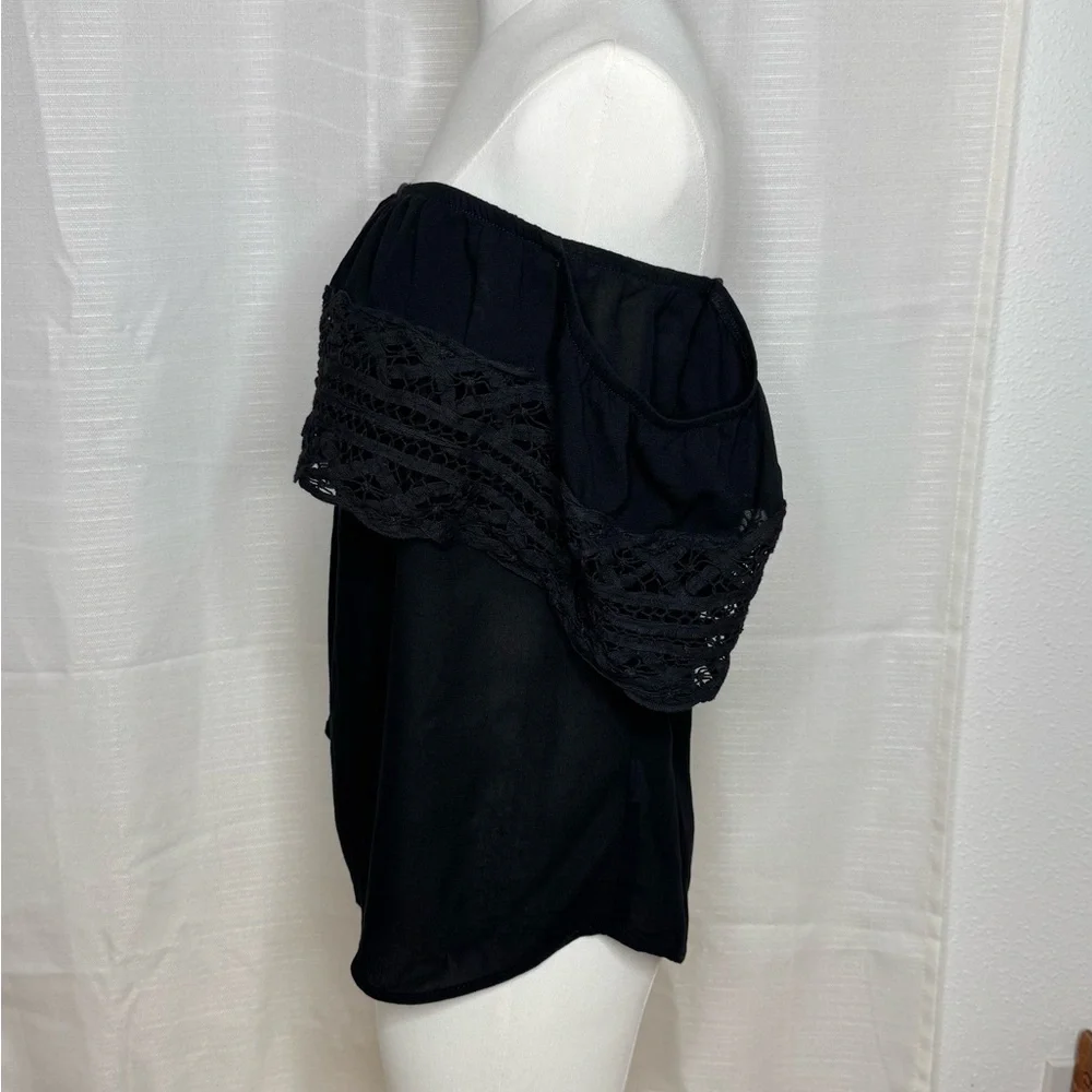 NWOT Socialite Black Off the Shoulder Crochet Lace Top Blouse. - Picture 3 of 8